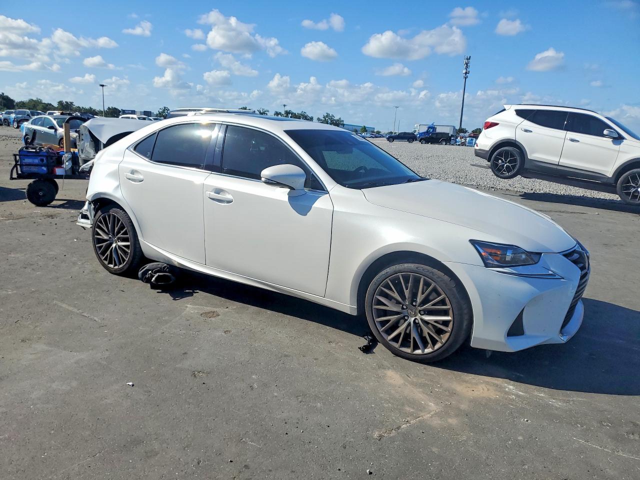 2017 Lexus Is 200T - Фото 4