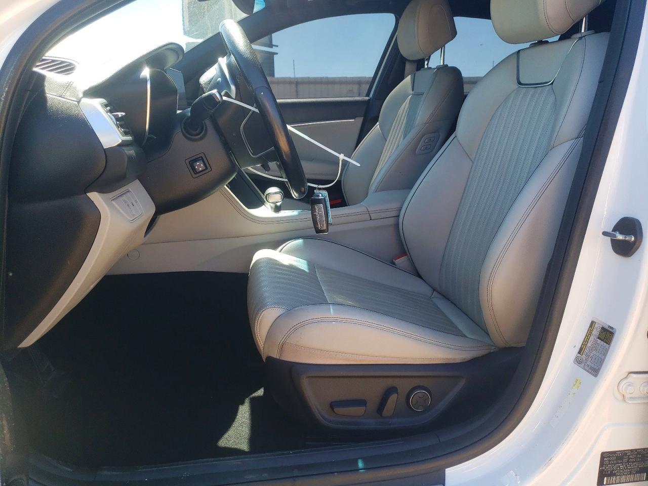 2022 Genesis G70 2.0T - Image 7