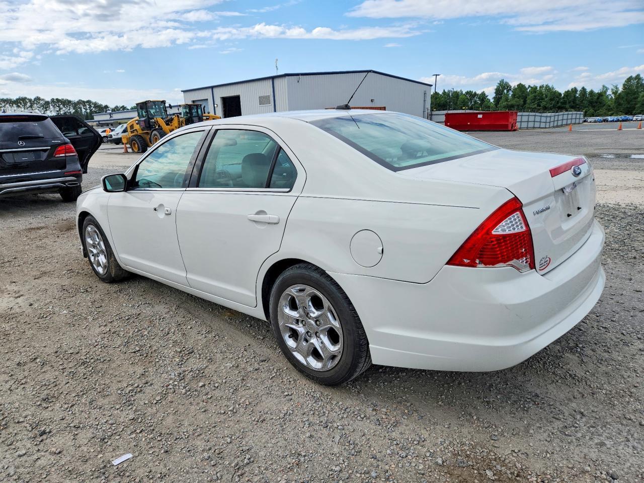 2010 Ford Fusion Se - Image 2