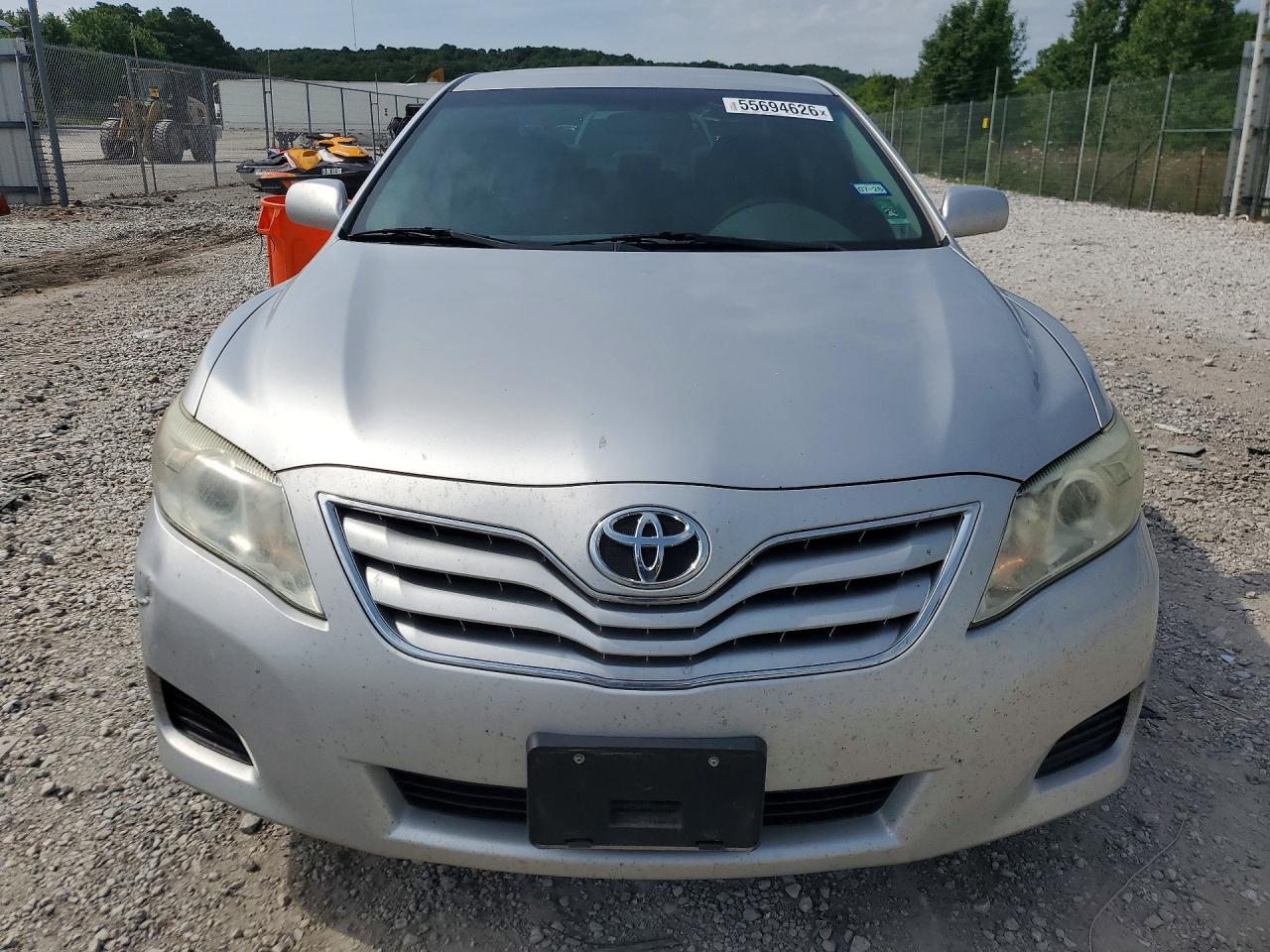 2011 Toyota Camry Le - Фото 5