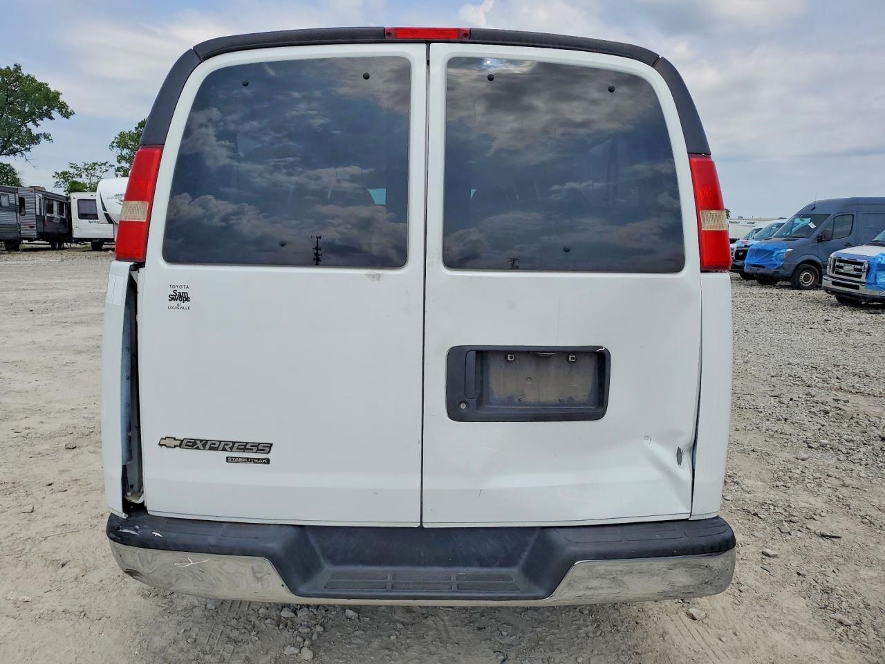 2013 Chevrolet Express G3500 Lt - Image 6