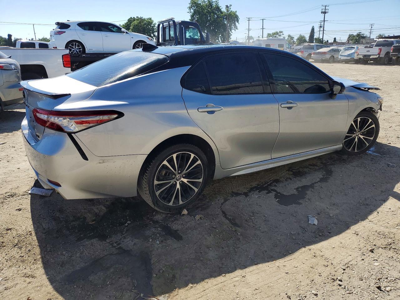 2019 Toyota Camry Xse - Фото 3