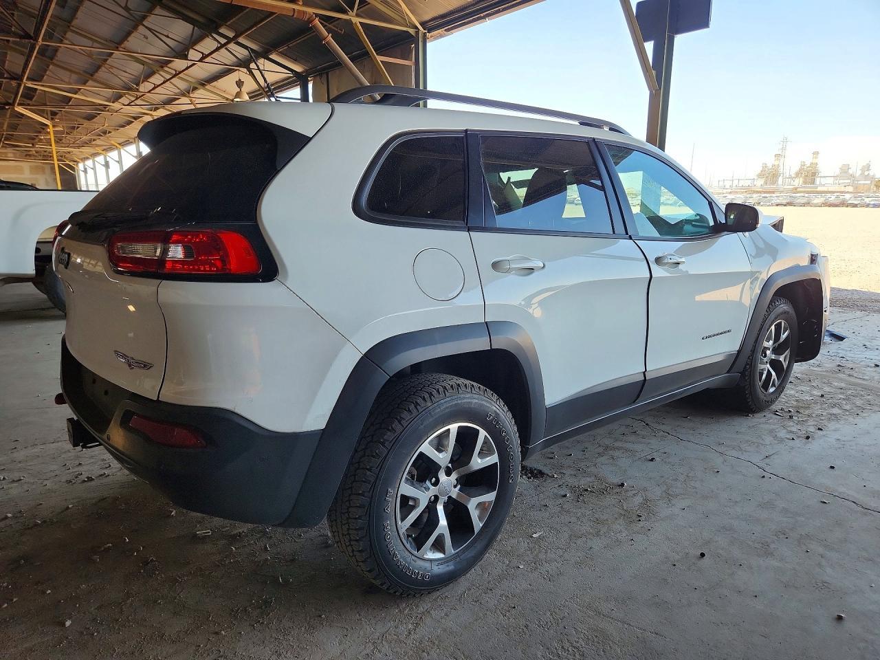 2015 Jeep Cherokee Trailhawk - Image 3