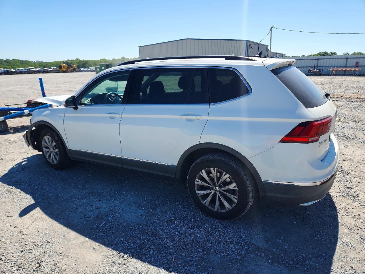 2018 Volkswagen Tiguan Se - Фото 2