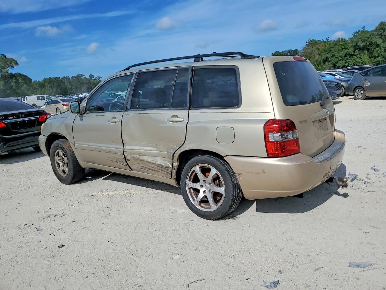 2004 Toyota Highlander Base - Image 2