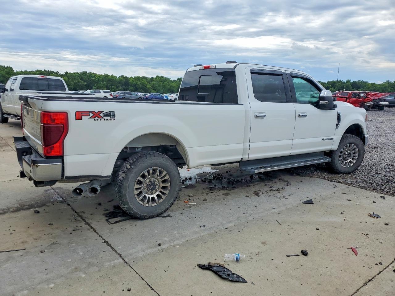 2022 Ford F250 Super Duty - Фото 3