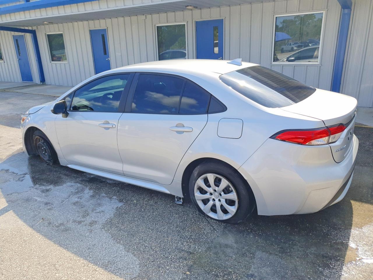 2022 Toyota Corolla Le - Фото 2