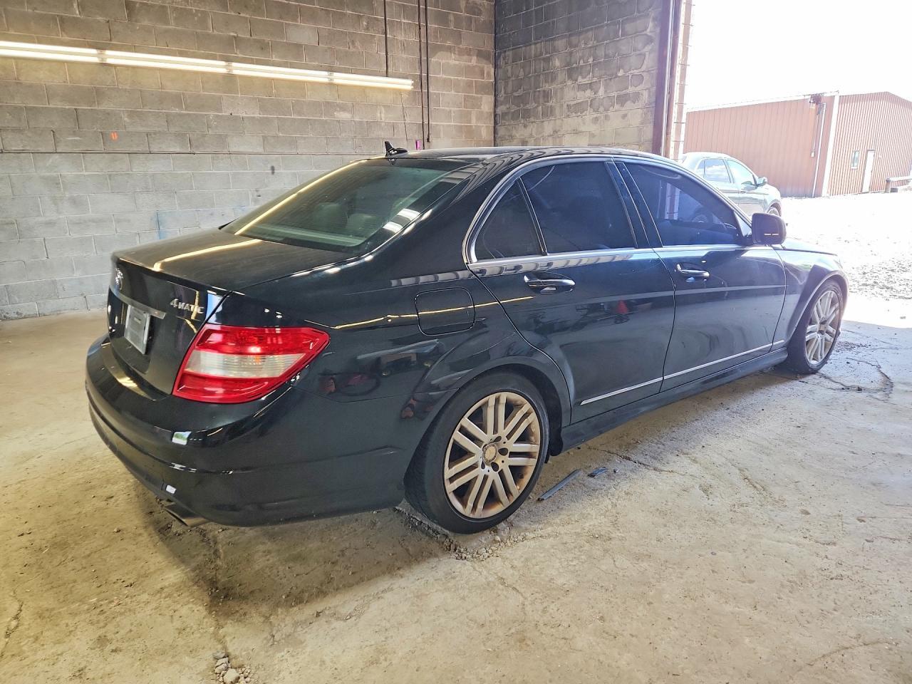 2009 Mercedes-Benz C 300 4Matic - Фото 3