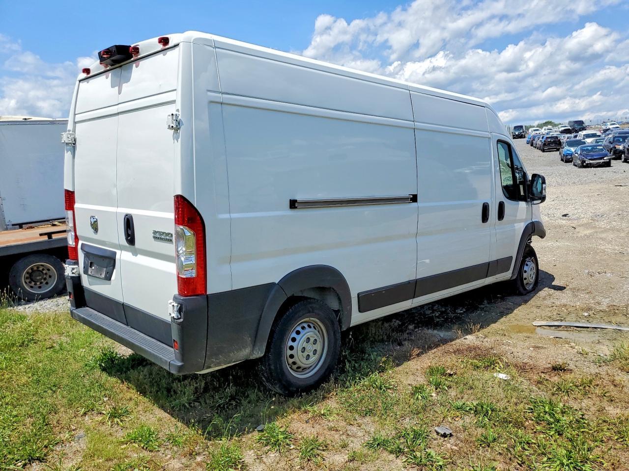 2025 Ram Promaster 2500 Cargo - Фото 3