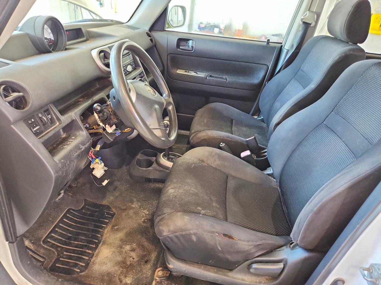 2005 Toyota Scion Xb - Фото 7