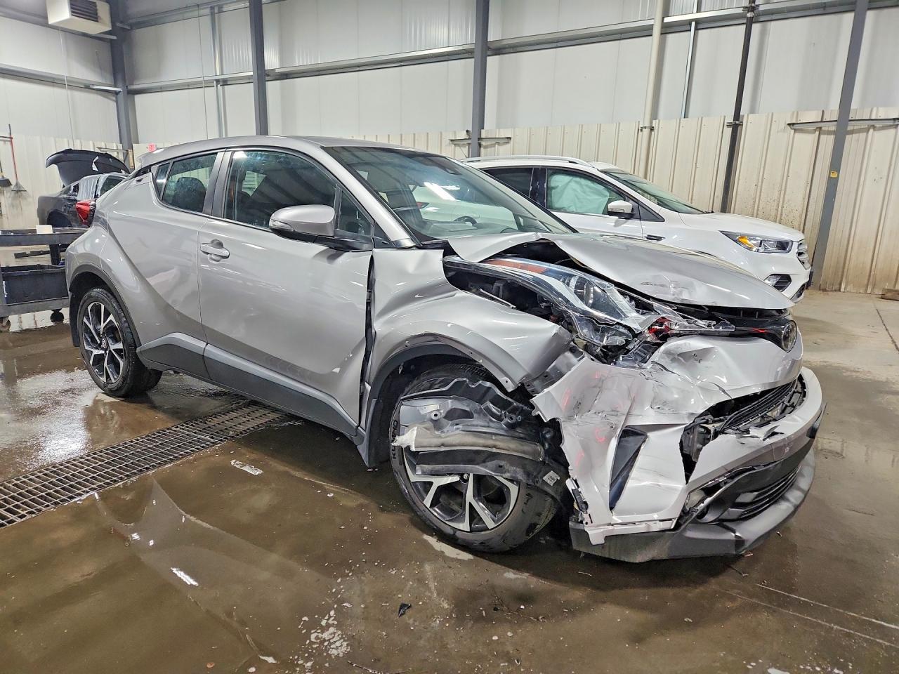 2018 Toyota C-Hr Xle Premium - Image 4