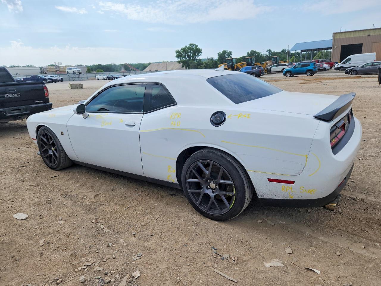 2016 Dodge Challenger R - Фото 2