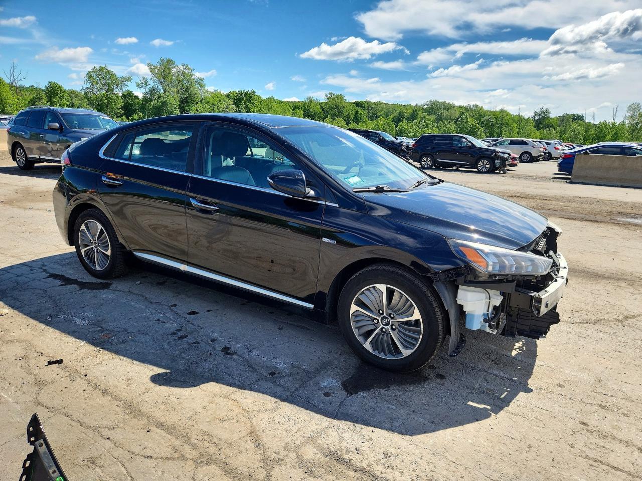 2020 Hyundai Ioniq Limited - Image 4