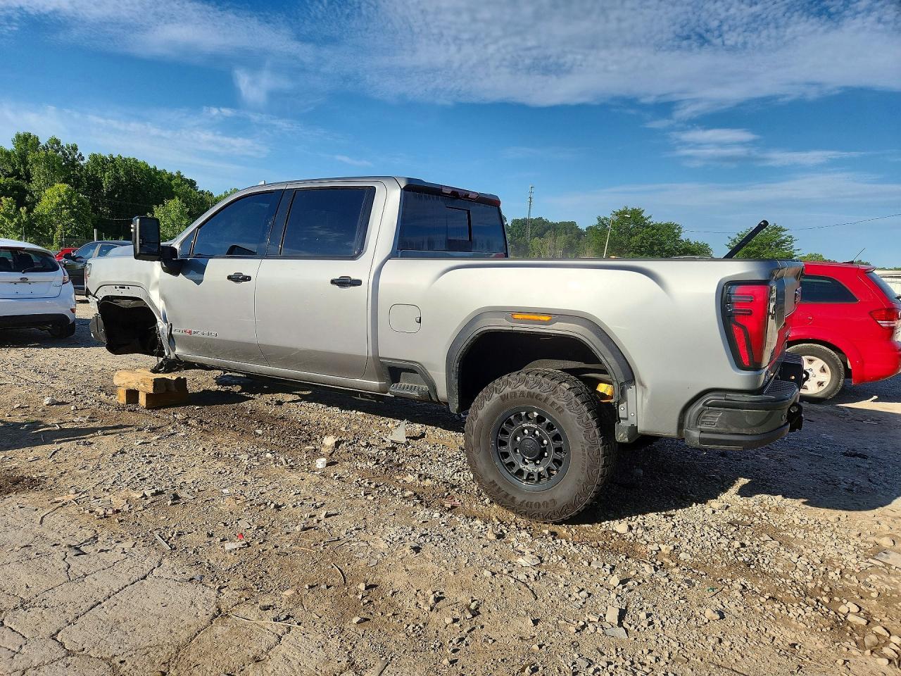 2025 GMC Sierra K2500 At4X - Фото 2