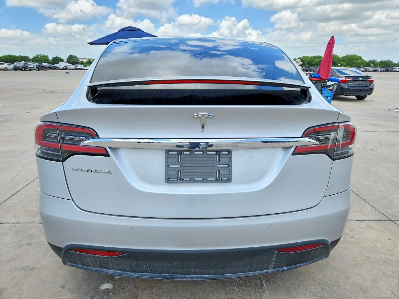2018 Tesla Model X - Фото 6