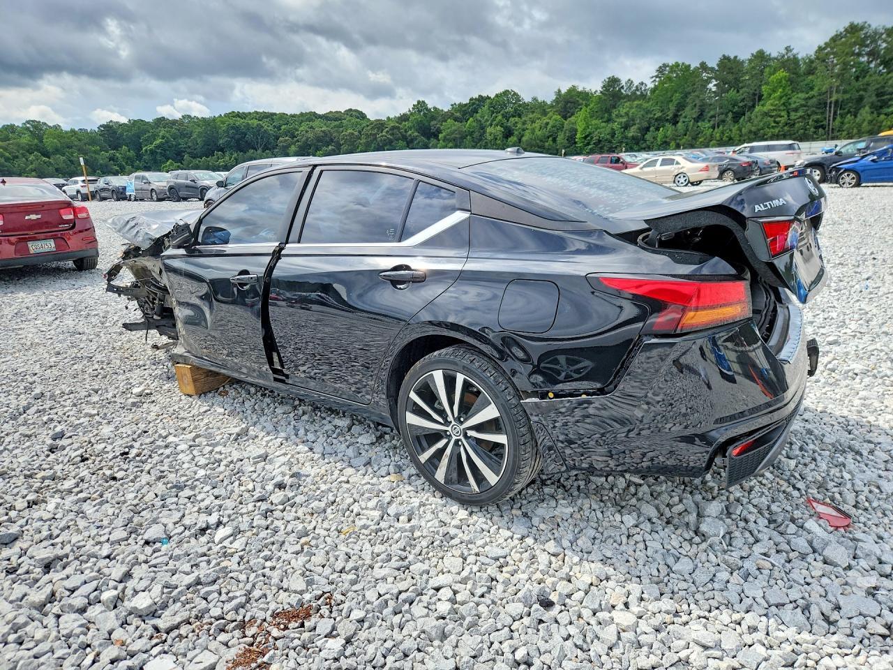 2021 Nissan Altima Sr - Фото 2