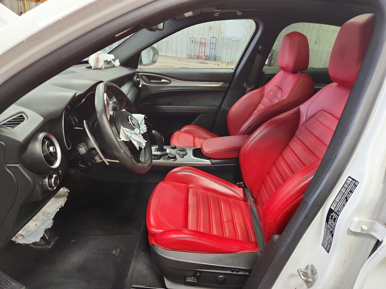 2022 Alfa Romeo Stelvio Ti - Фото 7