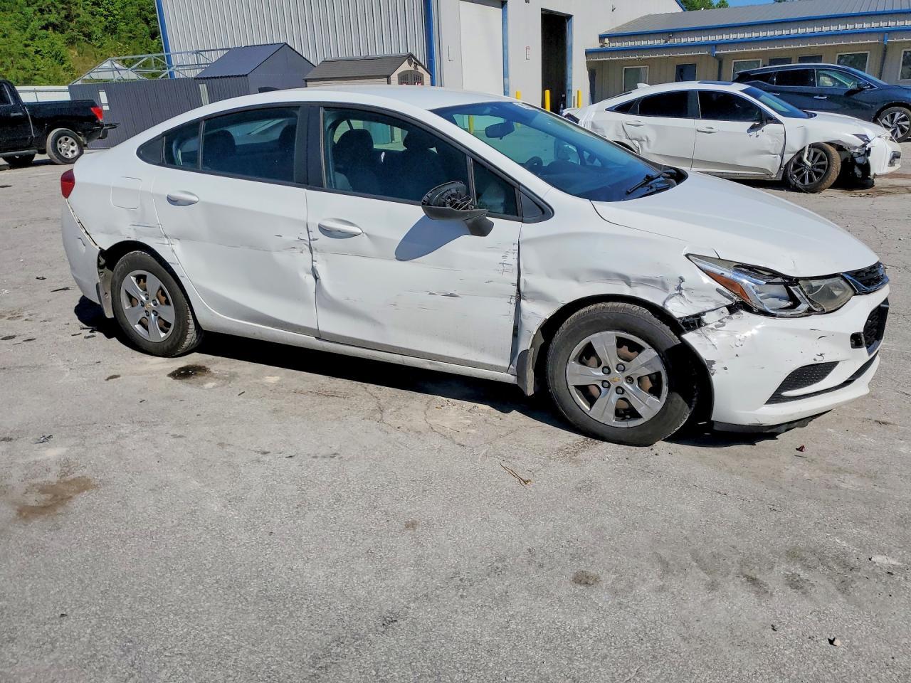 2016 Chevrolet Cruze Ls - Фото 4
