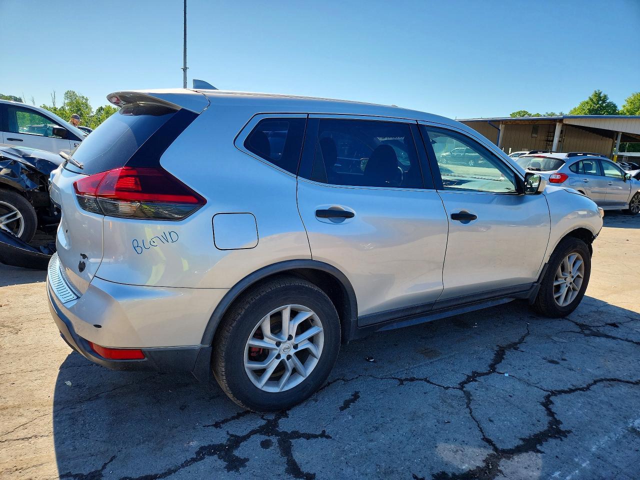 2018 Nissan Rogue S - Фото 3