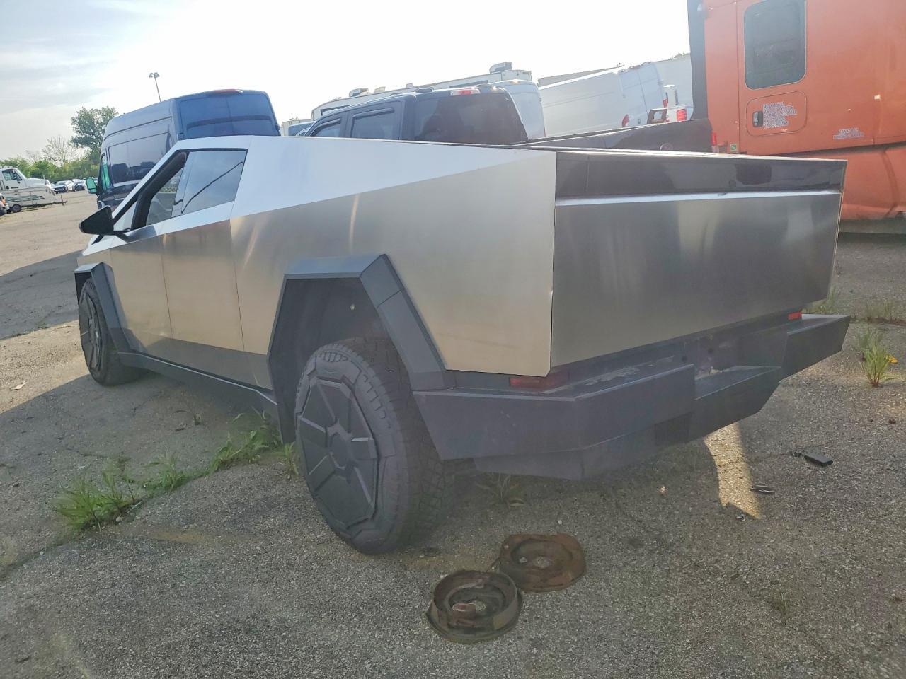 2024 Tesla Cybertruck - Image 2