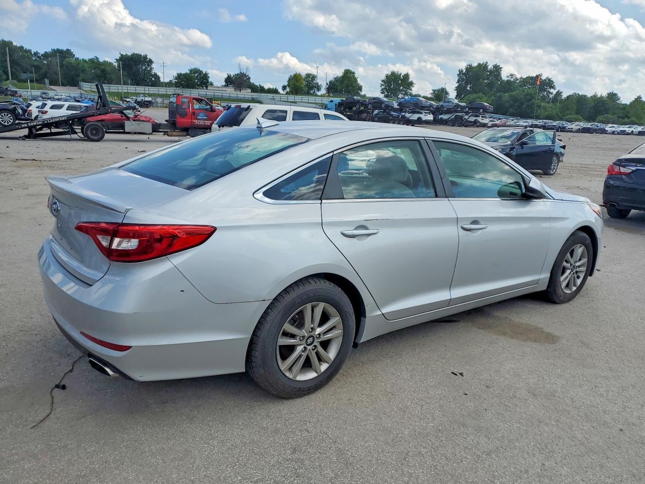 2015 Hyundai Sonata Se - Image 3