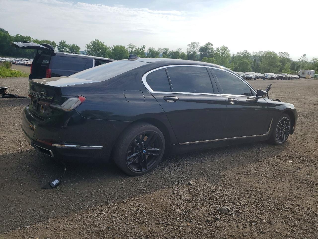 2022 BMW 750 Xi - Image 3