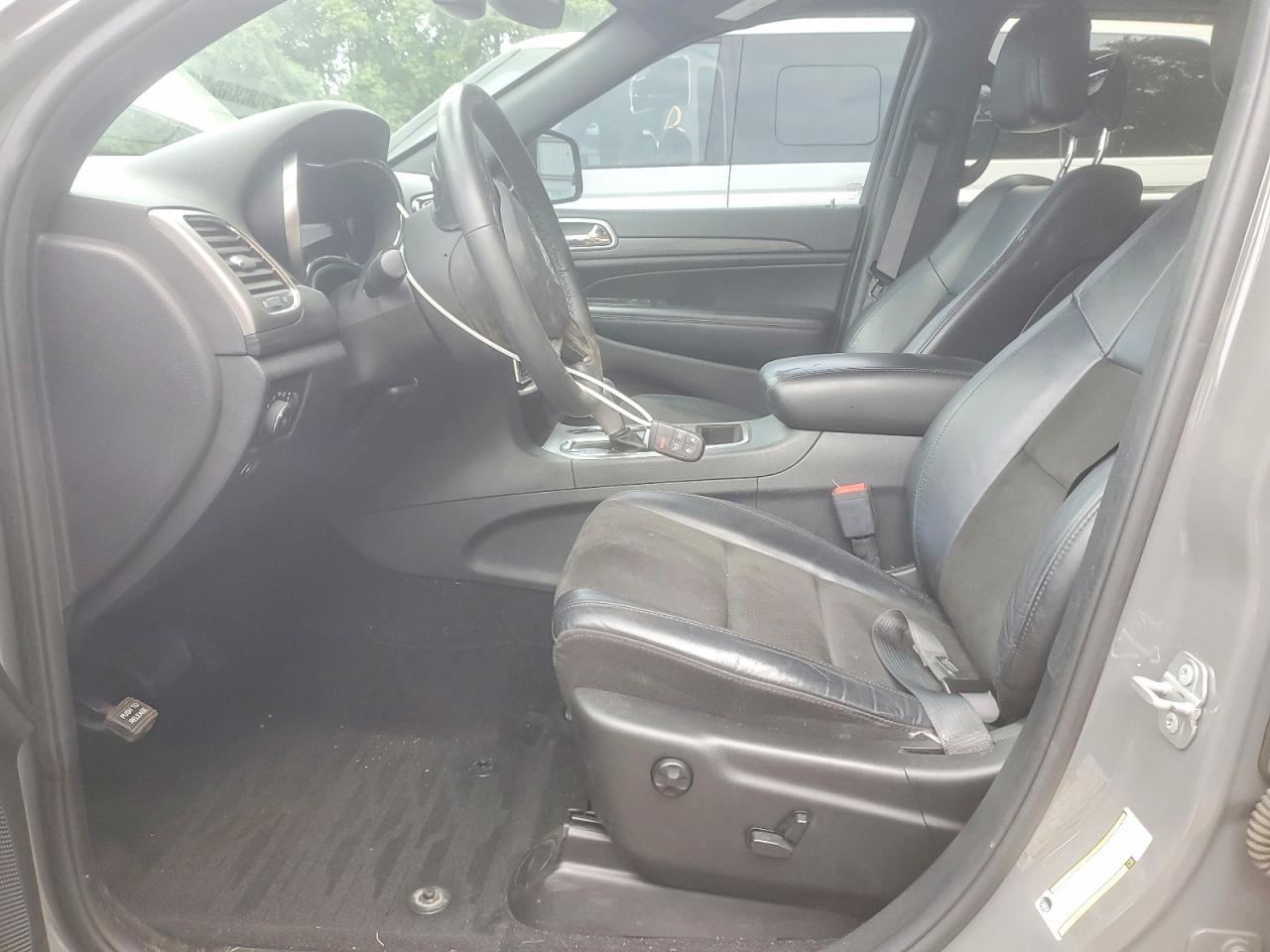 2019 Jeep Grand Cherokee Laredo - Image 7