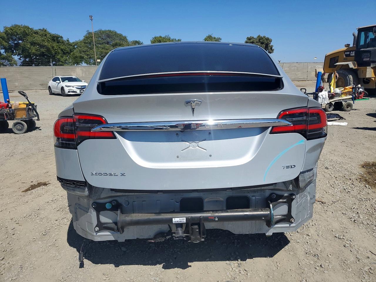2017 Tesla Model X - Image 6