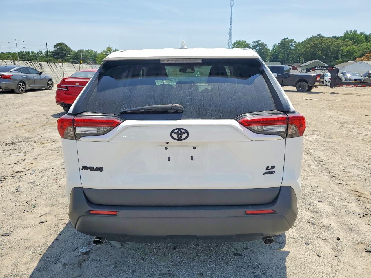 2023 Toyota Rav4 Le - Image 6