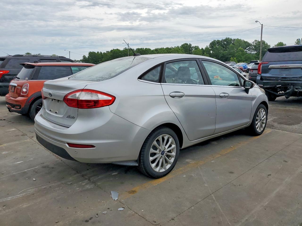 2018 Ford Fiesta Titanium - Фото 3