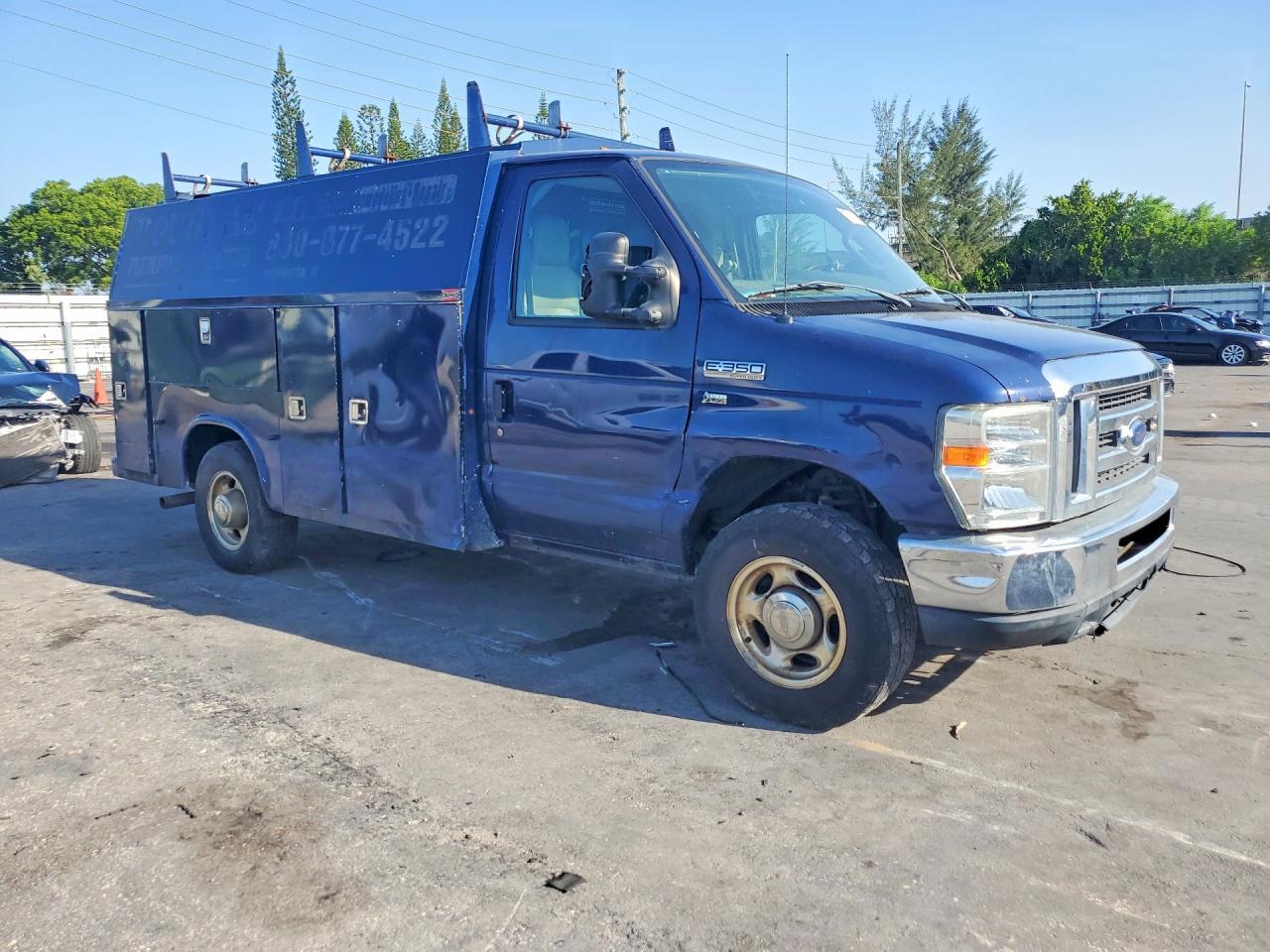 2013 Ford Econoline E350 Super Duty Cutaway Van - Фото 4