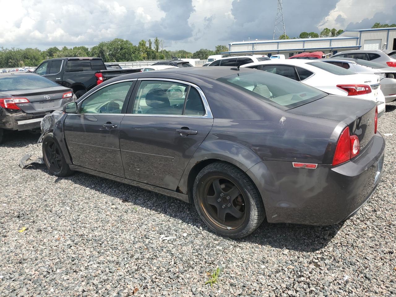 2010 Chevrolet Malibu Ls - Фото 2