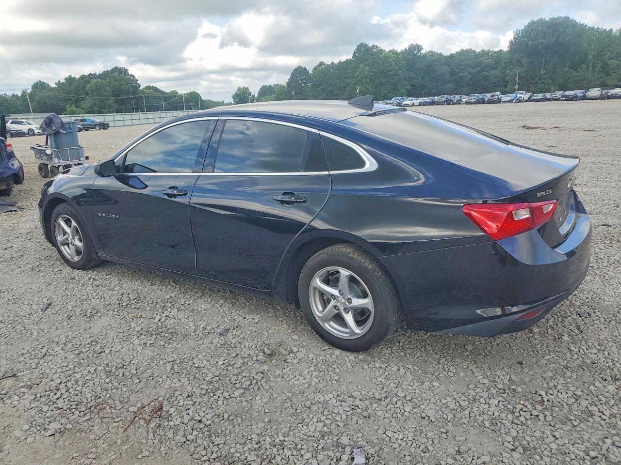 2018 Chevrolet Malibu Ls - Фото 2