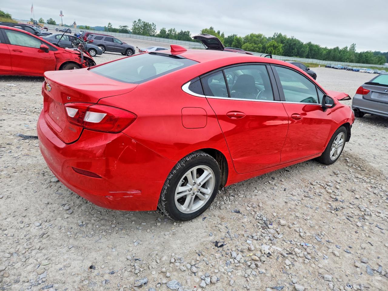 2017 Chevrolet Cruze Lt - Image 3
