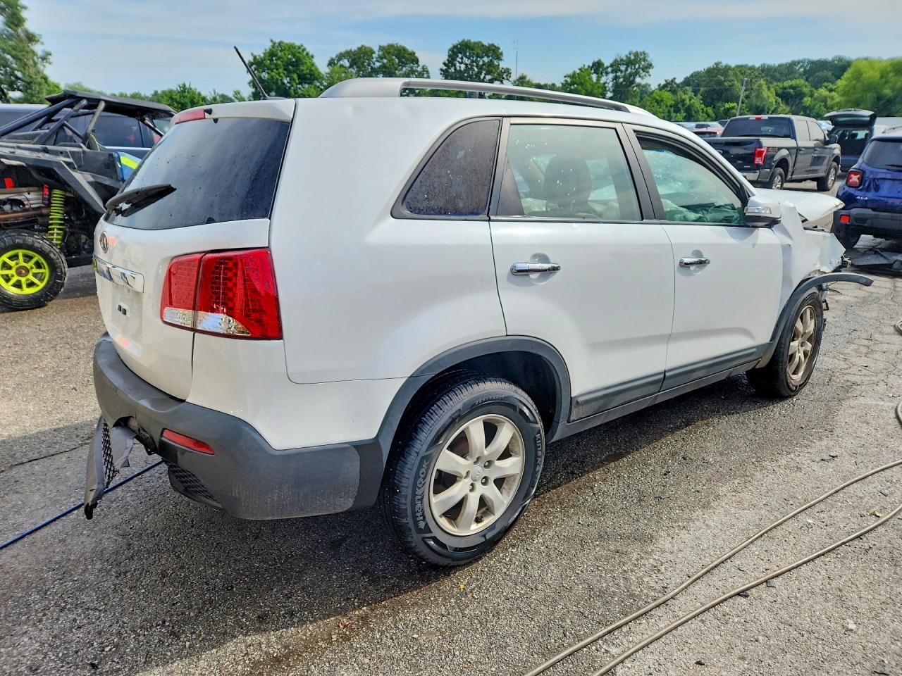 2013 Kia Sorento Lx - Image 3