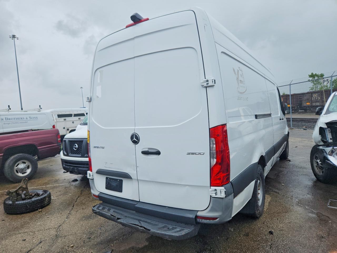 2021 Mercedes-Benz Sprinter 2500 Delivery Van - Фото 3
