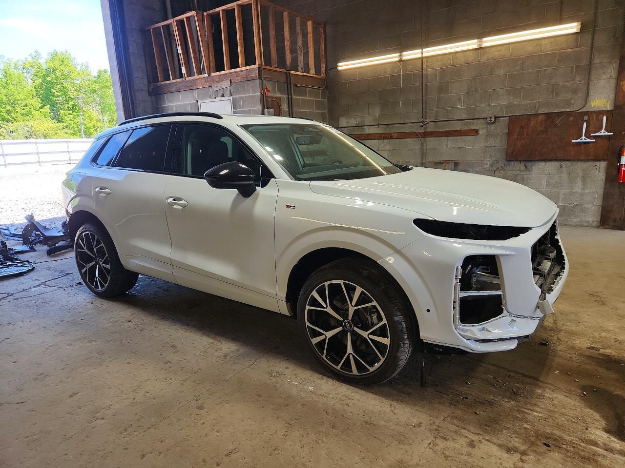2026 Audi Q3 S-Line - Фото 4