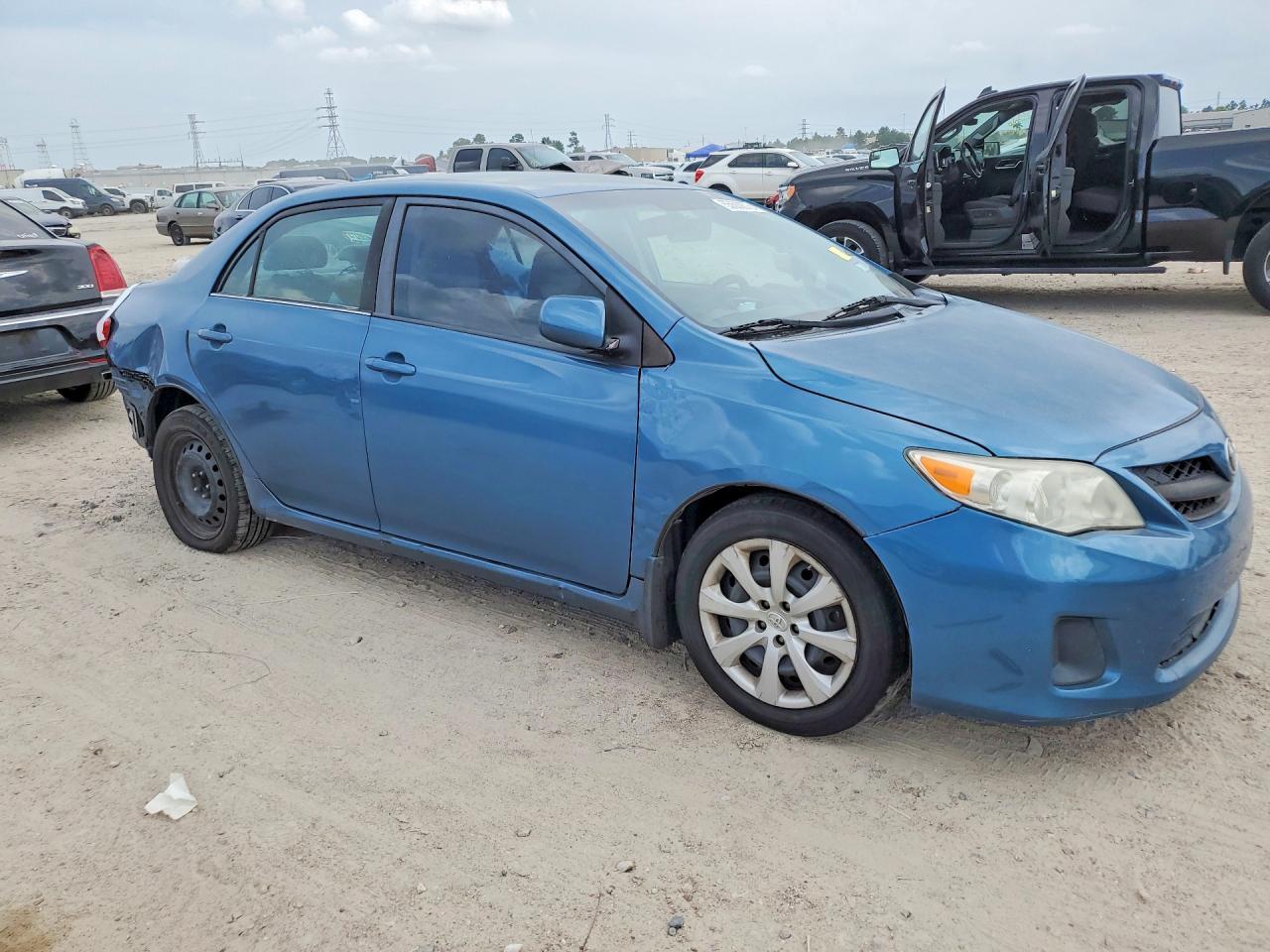 2013 Toyota Corolla Le - Image 4