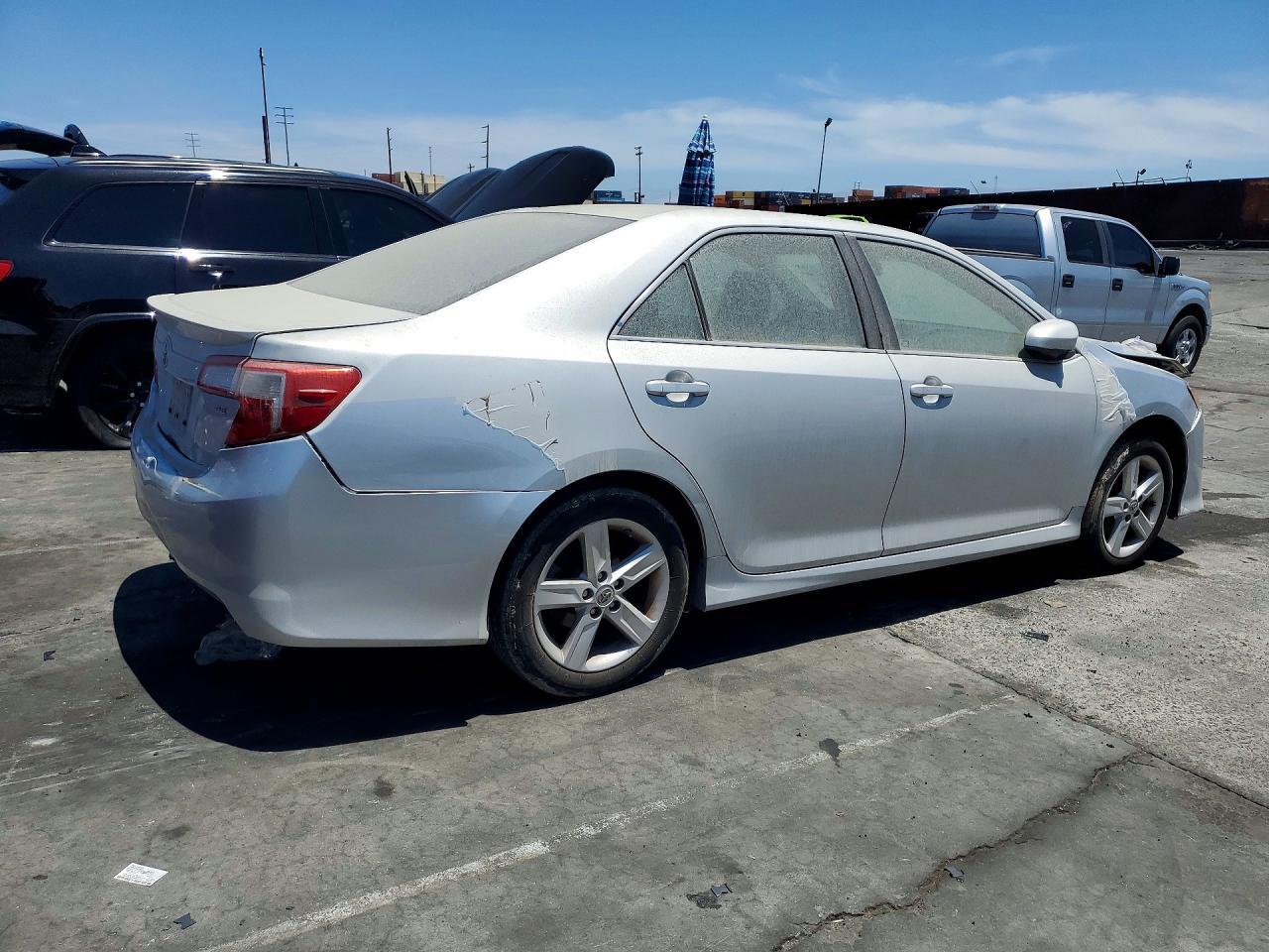 2014 Toyota Camry Se - Фото 3