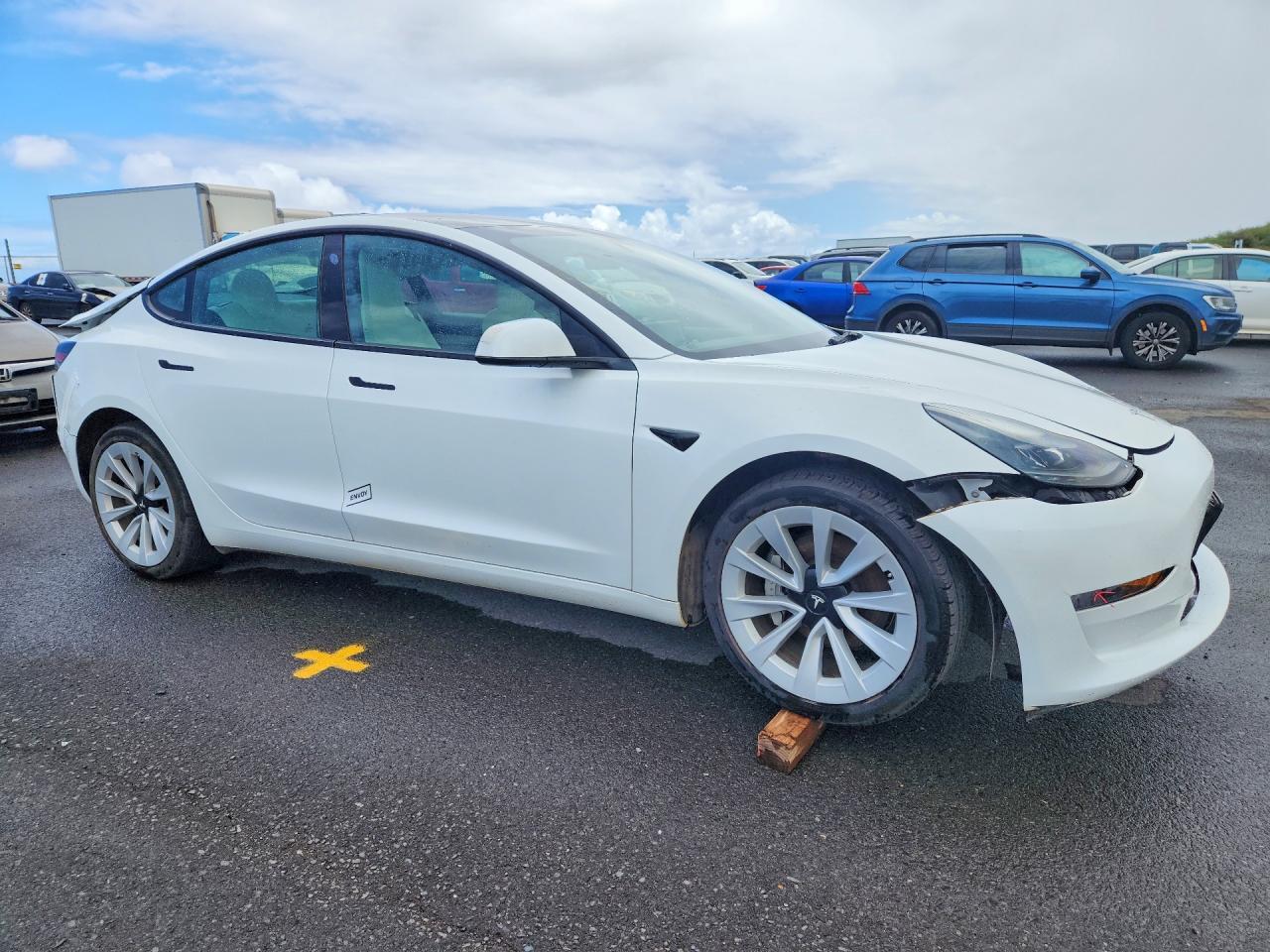 2023 Tesla Model 3 - Image 4