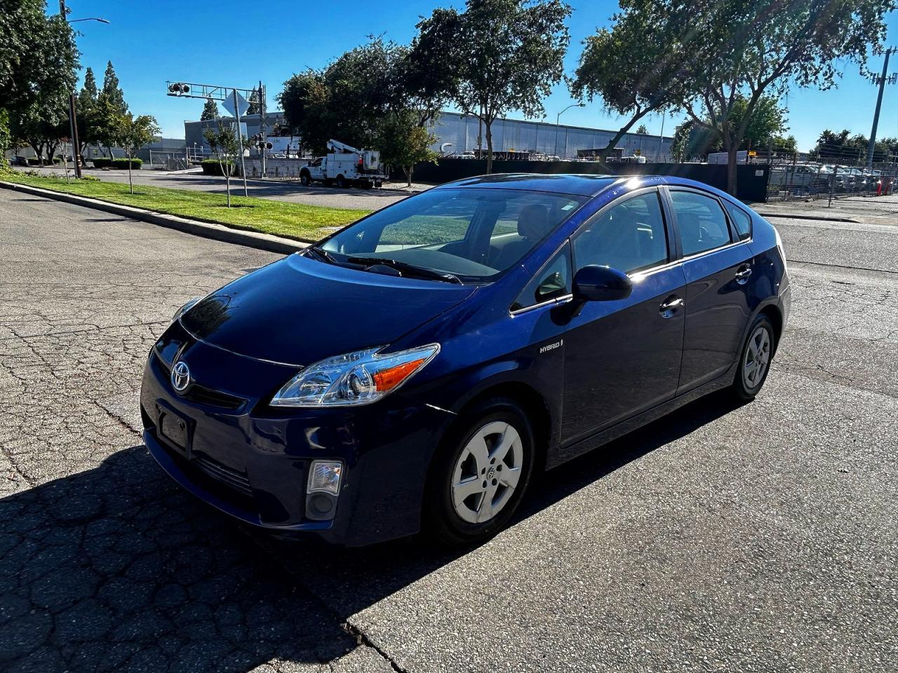 2011 Toyota Prius Two - Image 2
