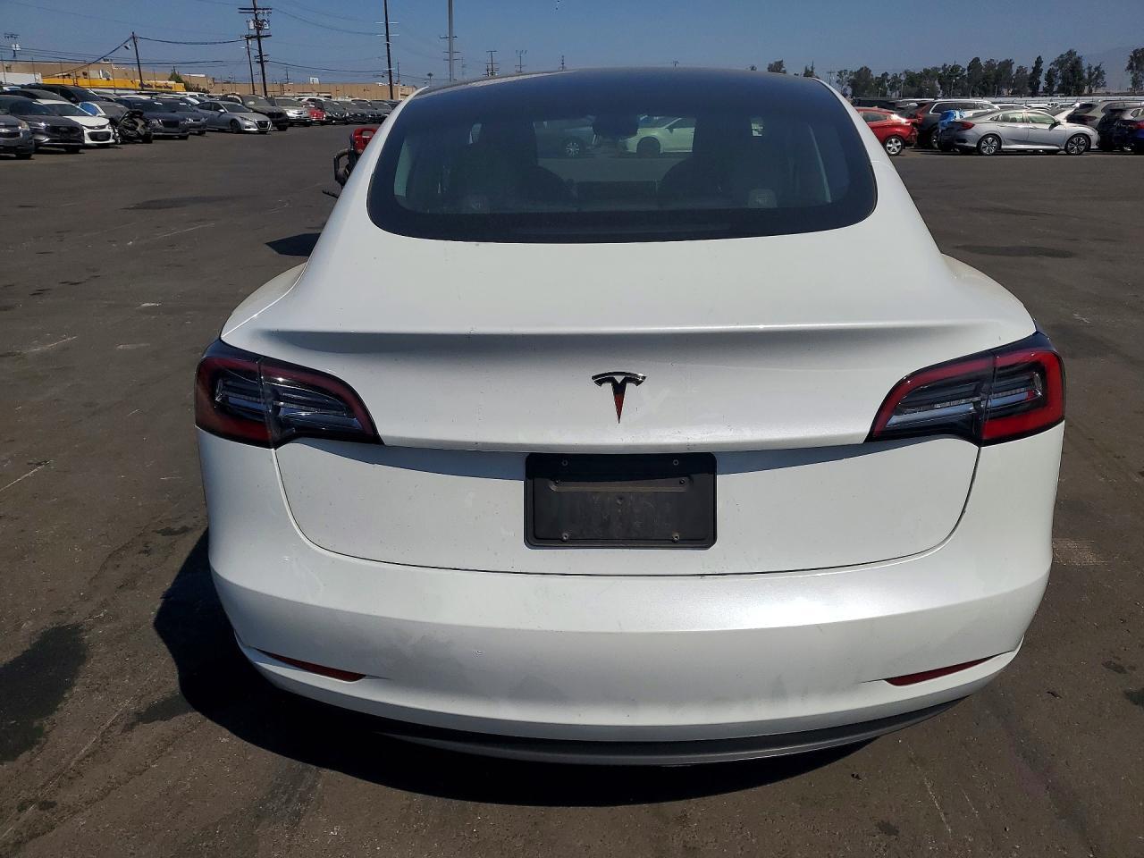 2023 Tesla Model 3 - Фото 6