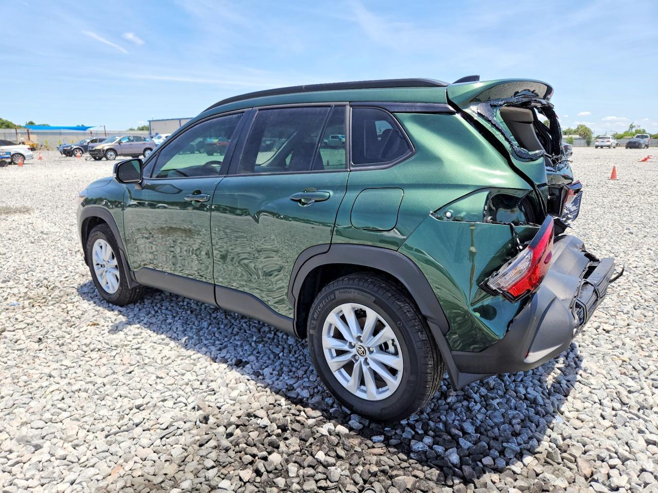 2026 Toyota Corolla Cross Le - Фото 2