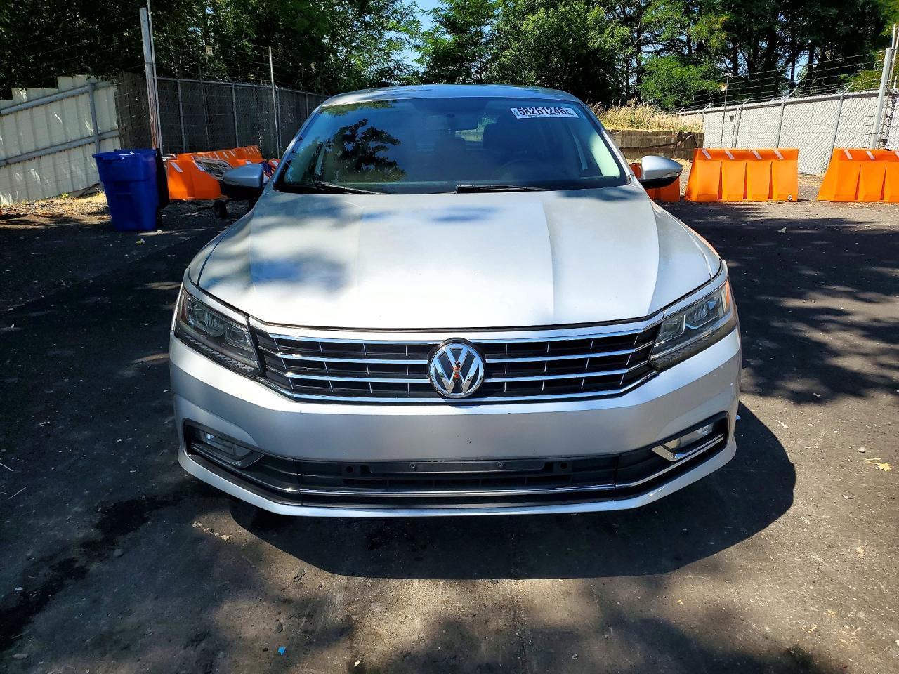 2017 Volkswagen Passat Se - Фото 5