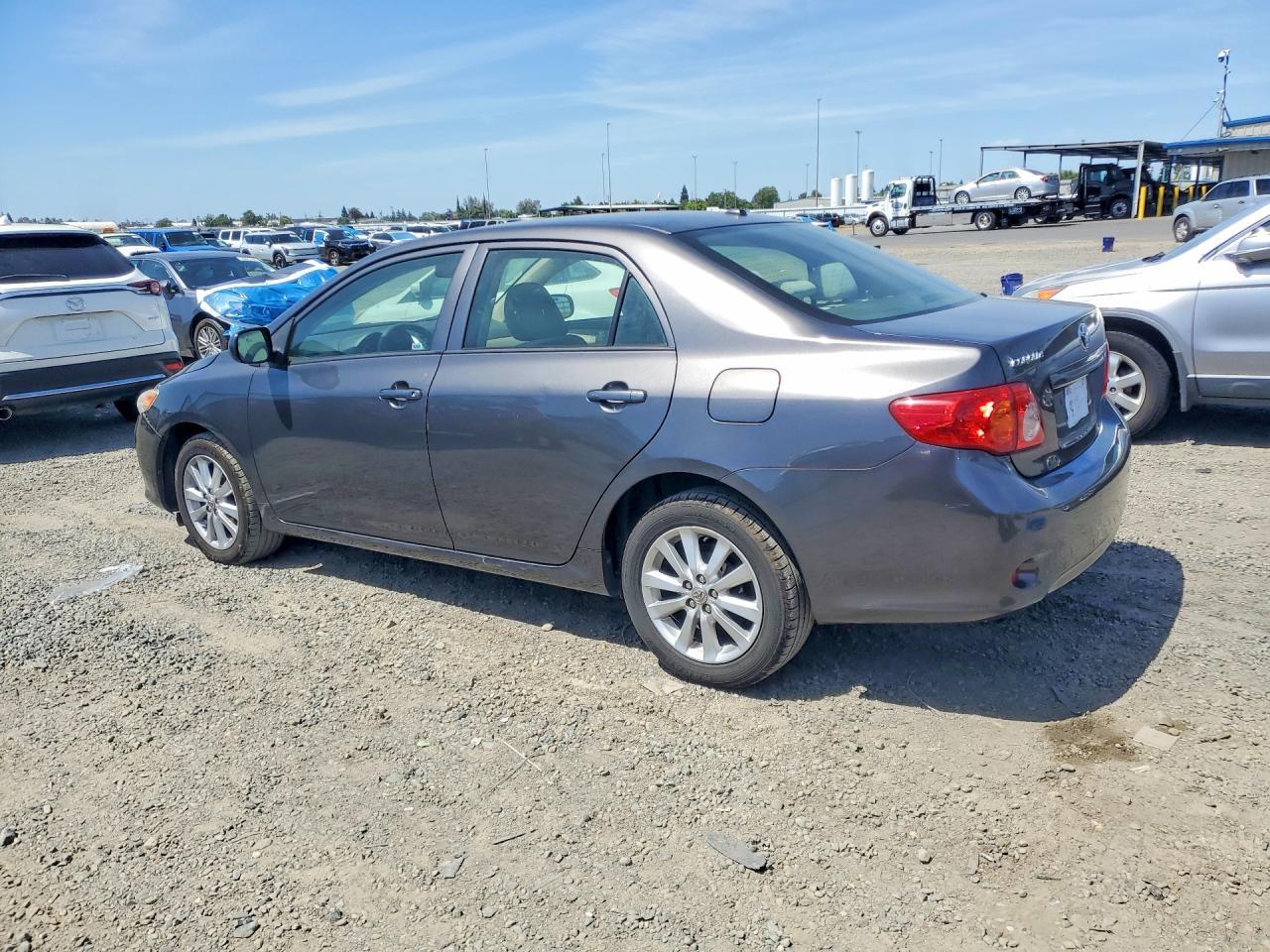 2010 Toyota Corolla Le - Фото 2