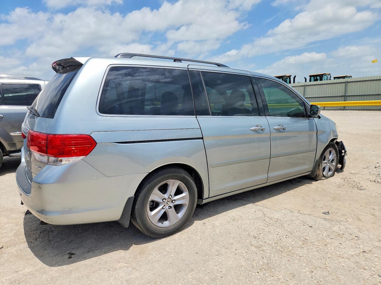 2010 Honda Odyssey Touring - Фото 3