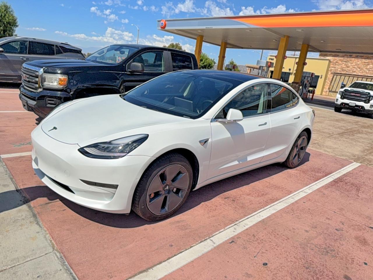 2019 Tesla Model 3 - Image 2