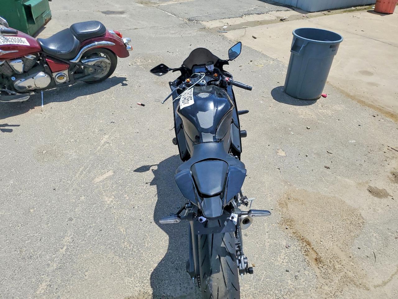 2025 Yamaha Yzfr7 - Фото 6