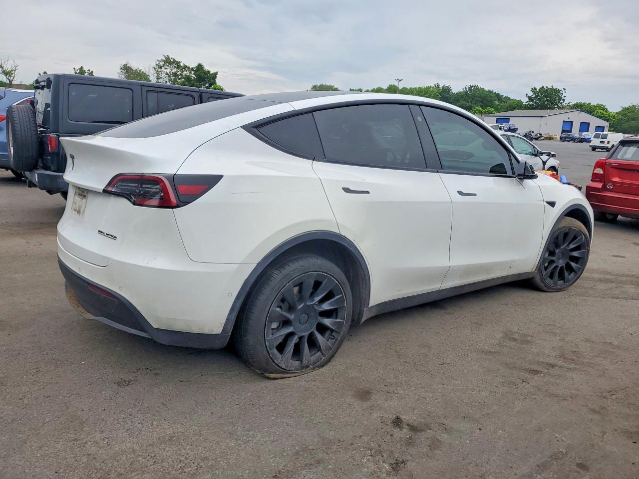 2022 Tesla Model Y - Фото 3