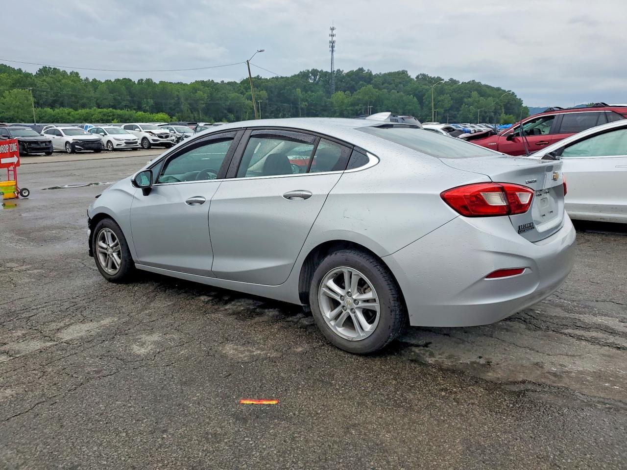 2018 Chevrolet Cruze Lt - Фото 2